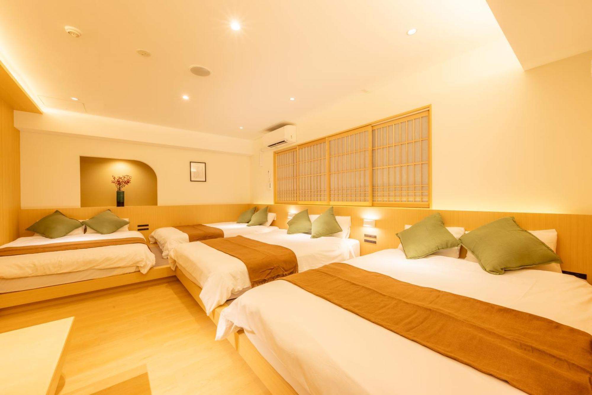 Comforts81 Shinsaibashi Осака Стая снимка